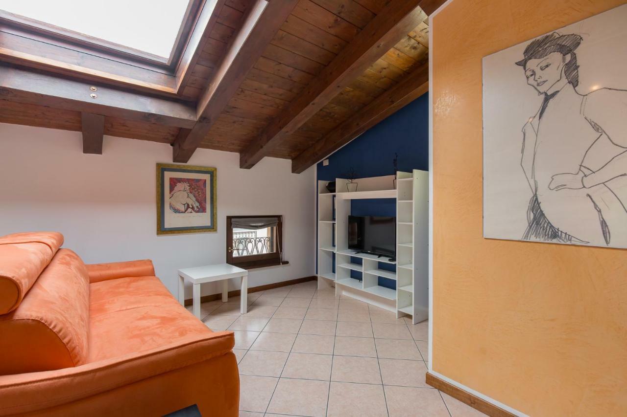 La Mansarda Di Giulietta Apartment Verona Exterior photo